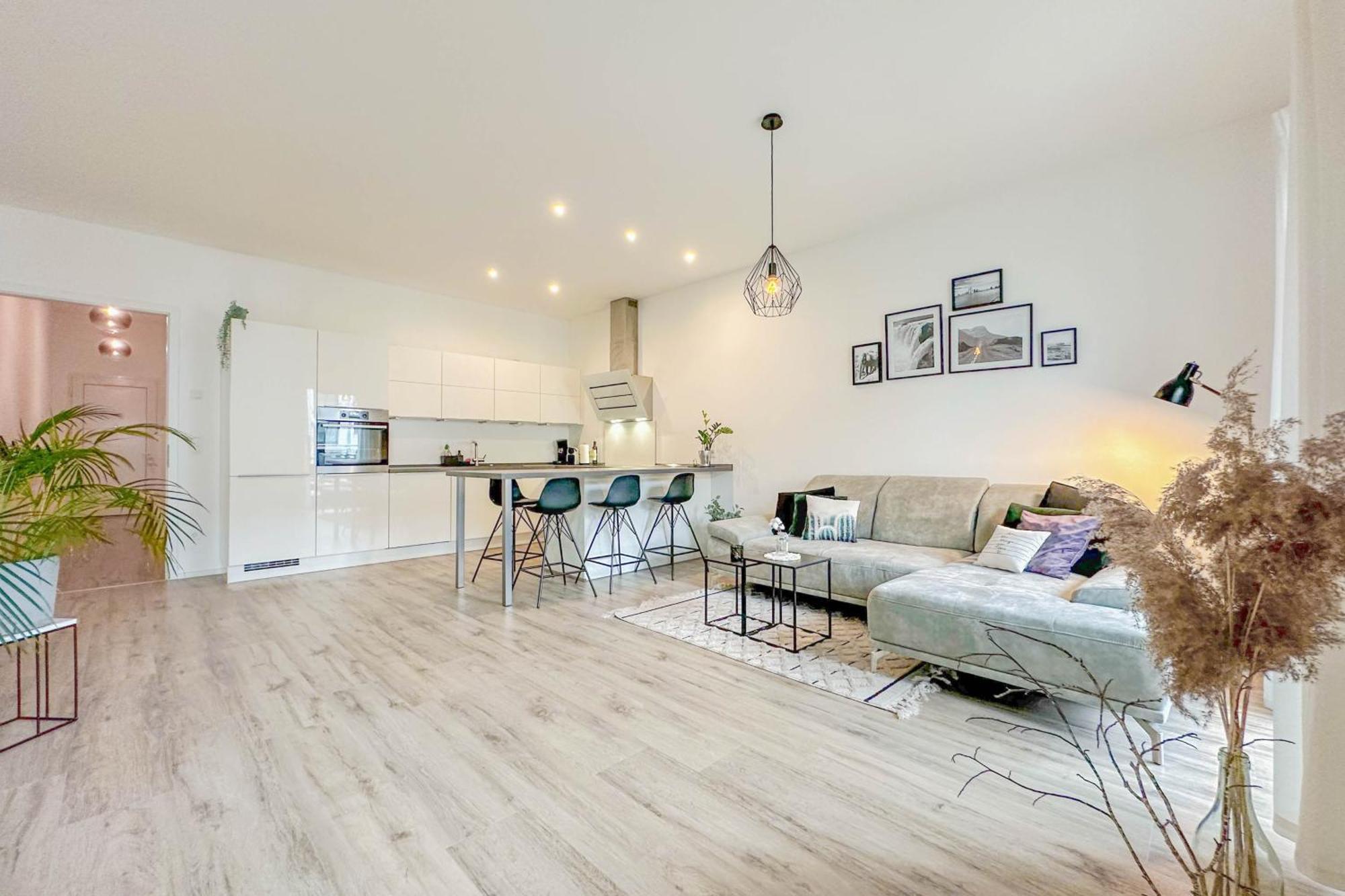 Modernes Trierer Cityloft Mit Grossem Balkon Ngoại thất bức ảnh